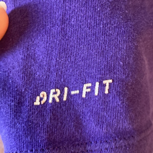 Men’s Nike tee - Picture 3 of 4